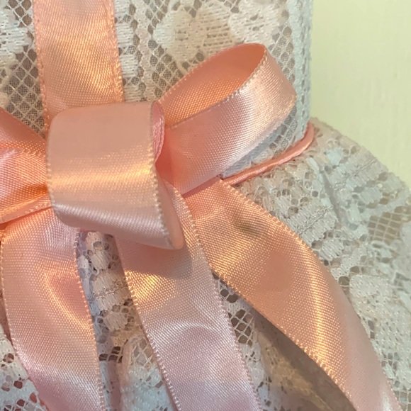 Little Girls, white and pink, lace dress size 3 - Picture 4 of 7